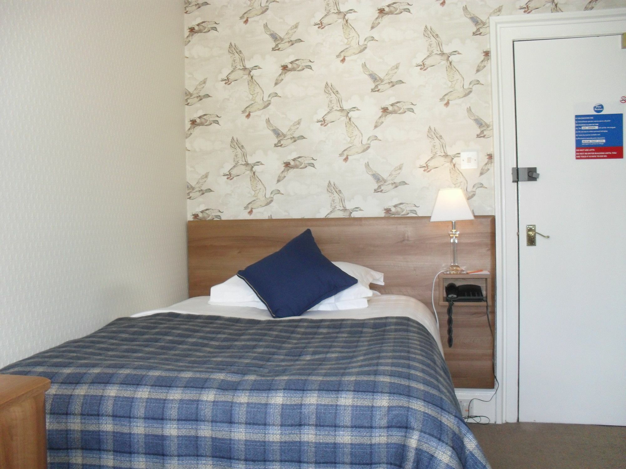 The Albany St Andrews Hotel Bagian luar foto